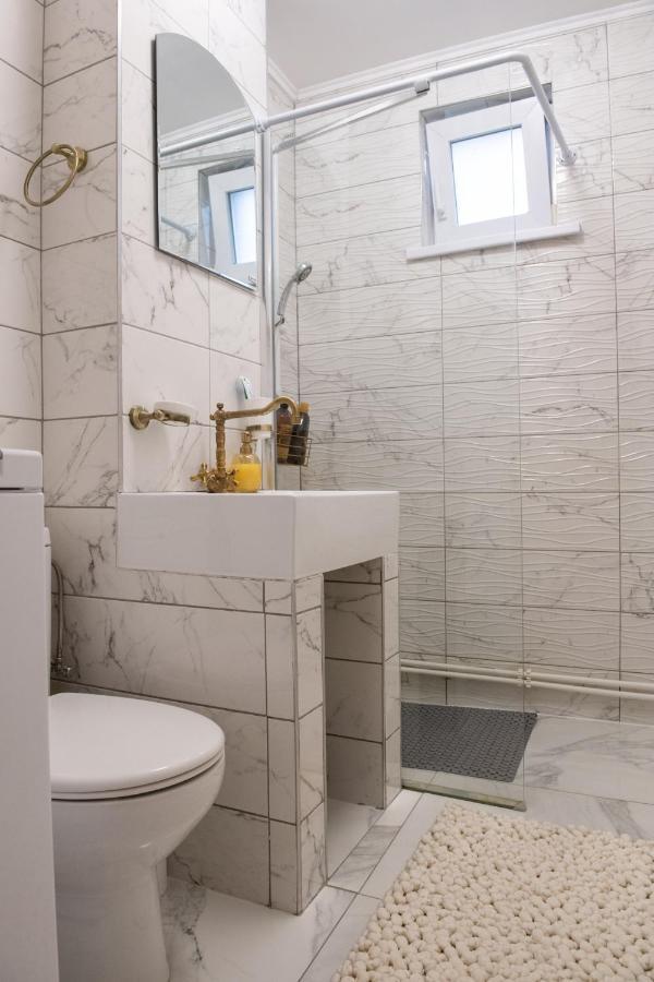 Appartamento Urban Oasis Piatra Neamţ Esterno foto