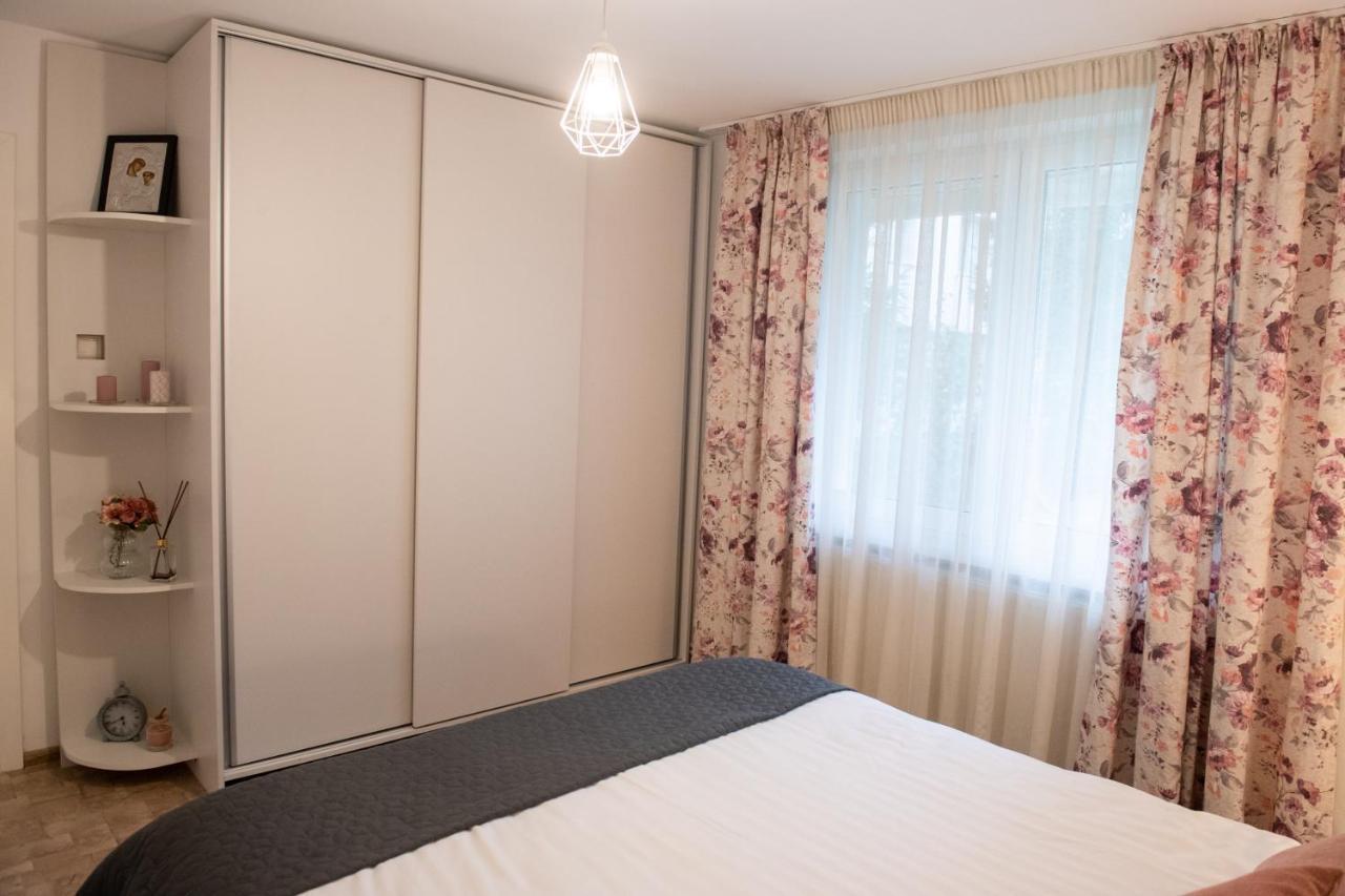 Appartamento Urban Oasis Piatra Neamţ Esterno foto