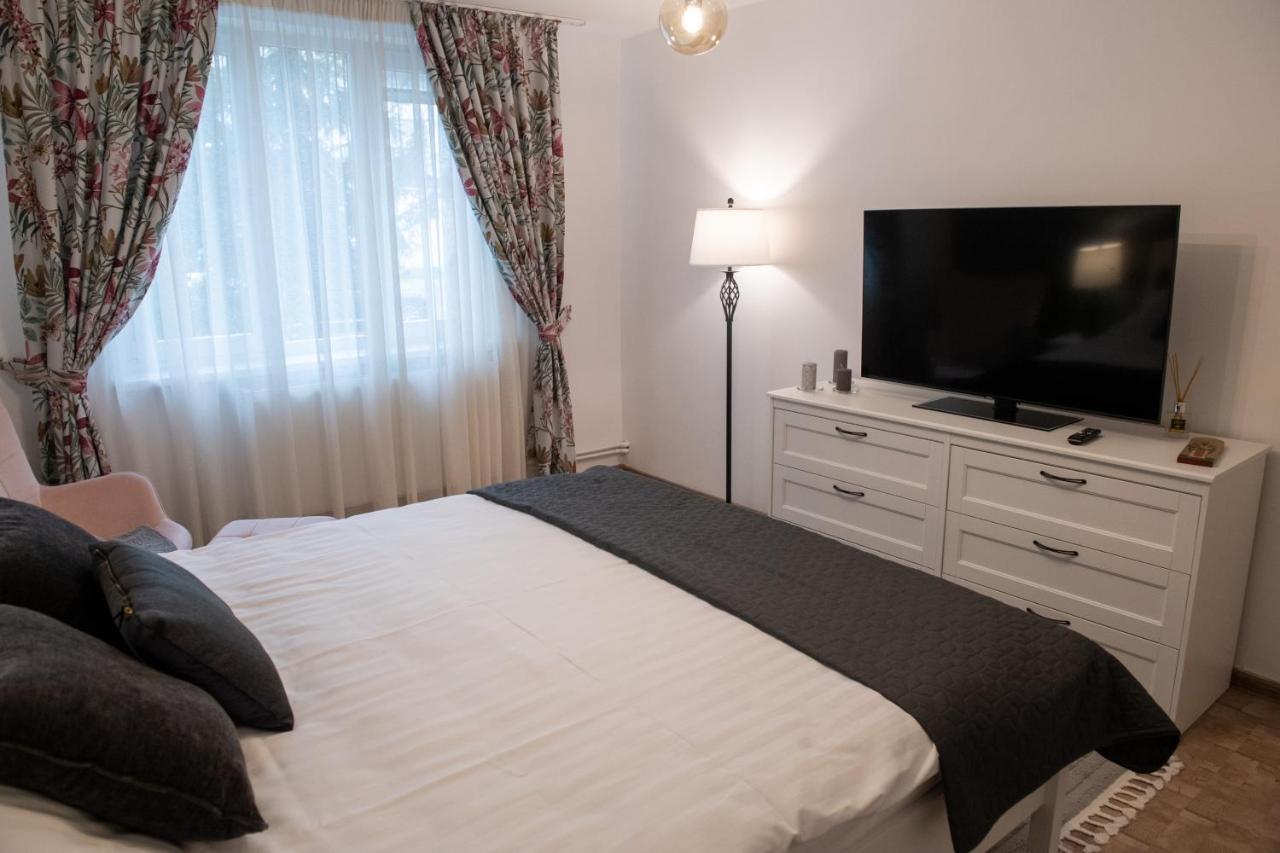 Appartamento Urban Oasis Piatra Neamţ Esterno foto