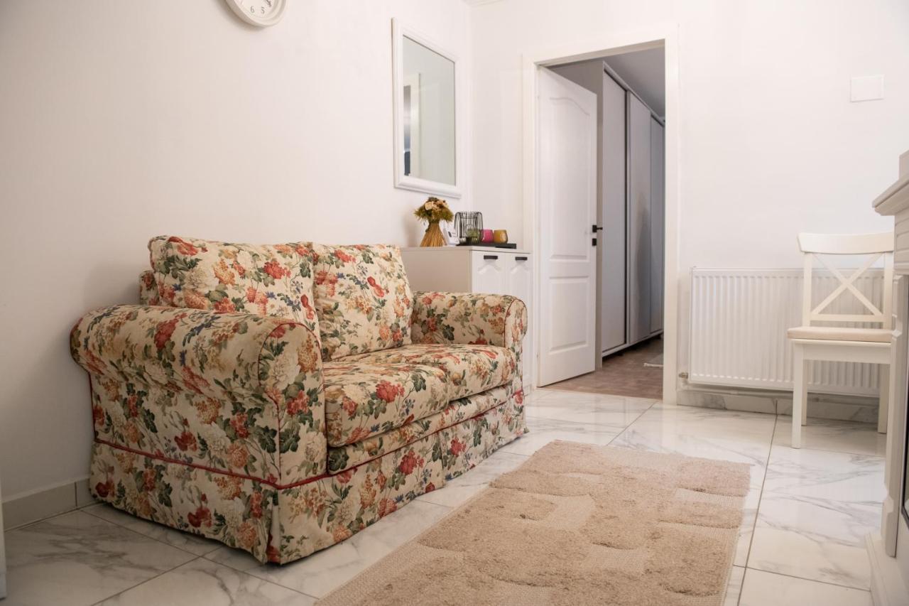 Appartamento Urban Oasis Piatra Neamţ Esterno foto